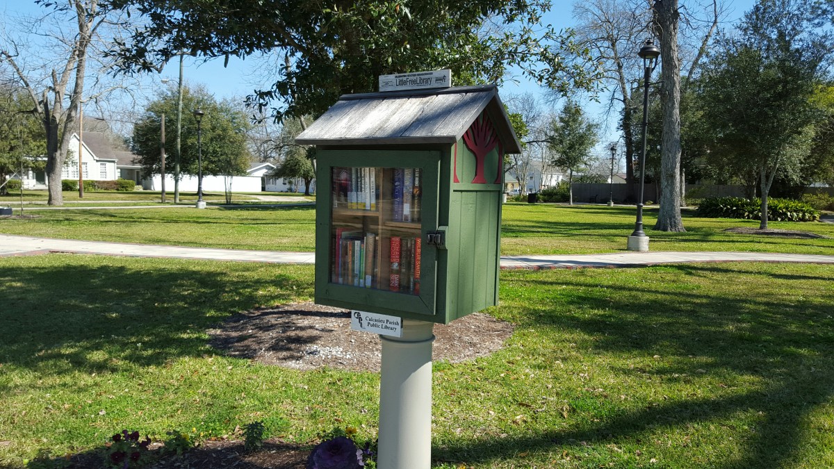 Sulphur’s Heritage Grove free library box.
